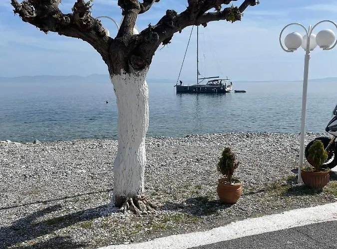 Lägenhet Mouragio Tirós